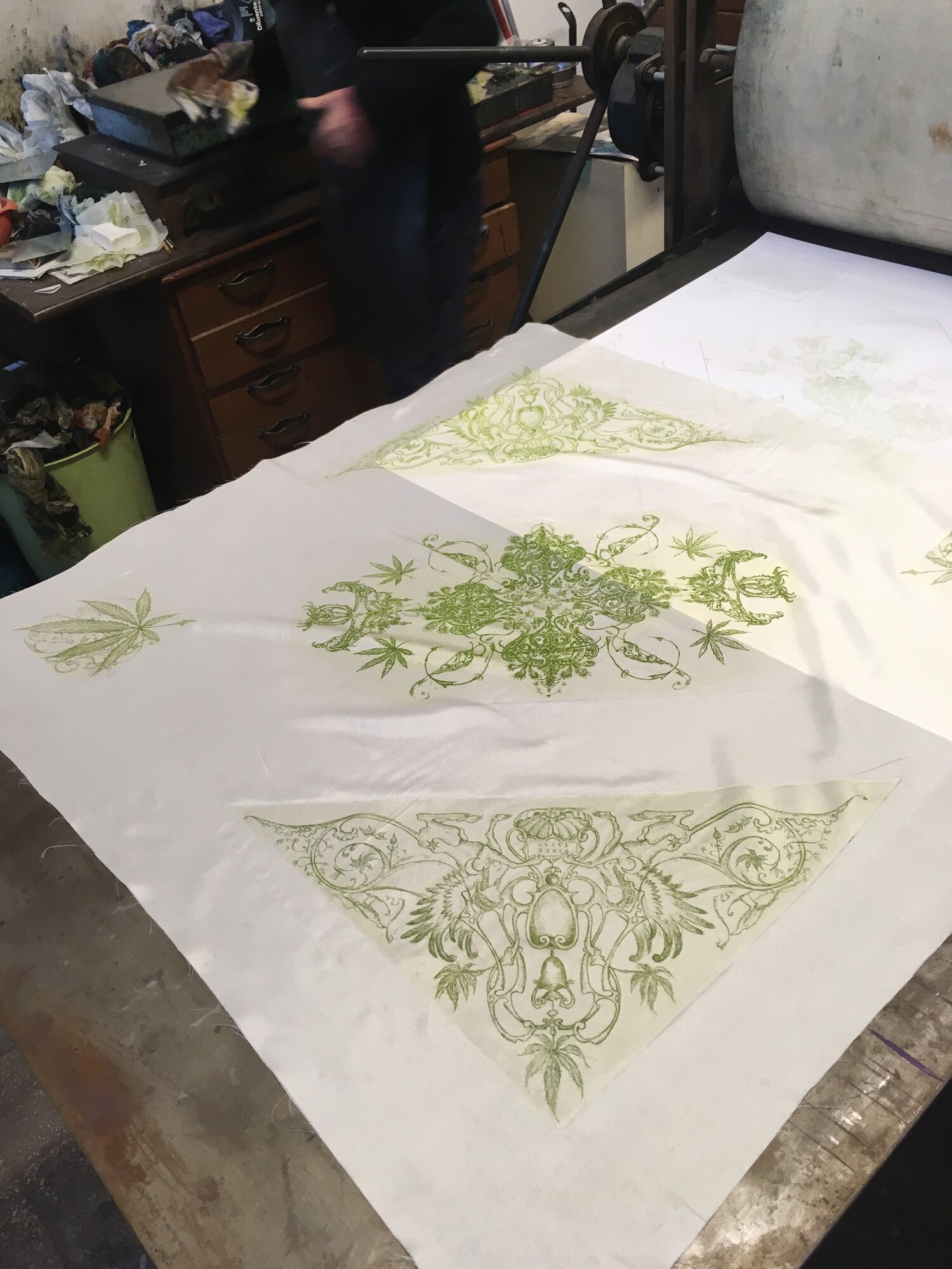 Proofs on silk drying at Studio L’Acquaforte